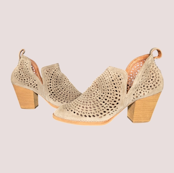 JEFFREY CAMPBELL Rosalee Leather Cutout Ankle Booties in Taupe Suede Size 7.5 - Picture 2 of 9